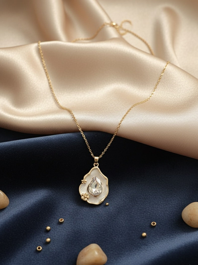 Oyster Glow Crystal Necklace