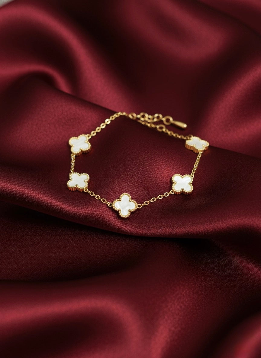 Ivory Clover Elegance Bracelet