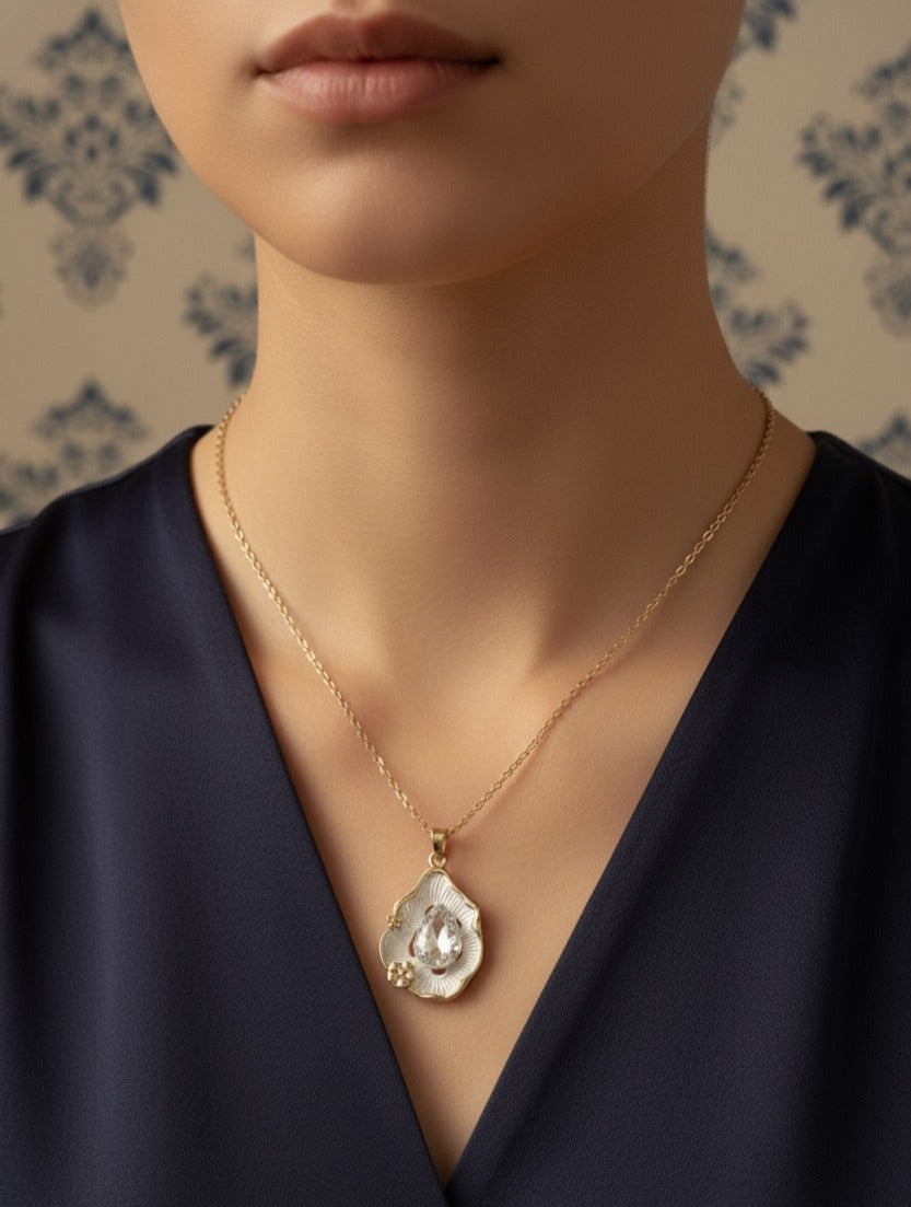 Oyster Glow Crystal Necklace