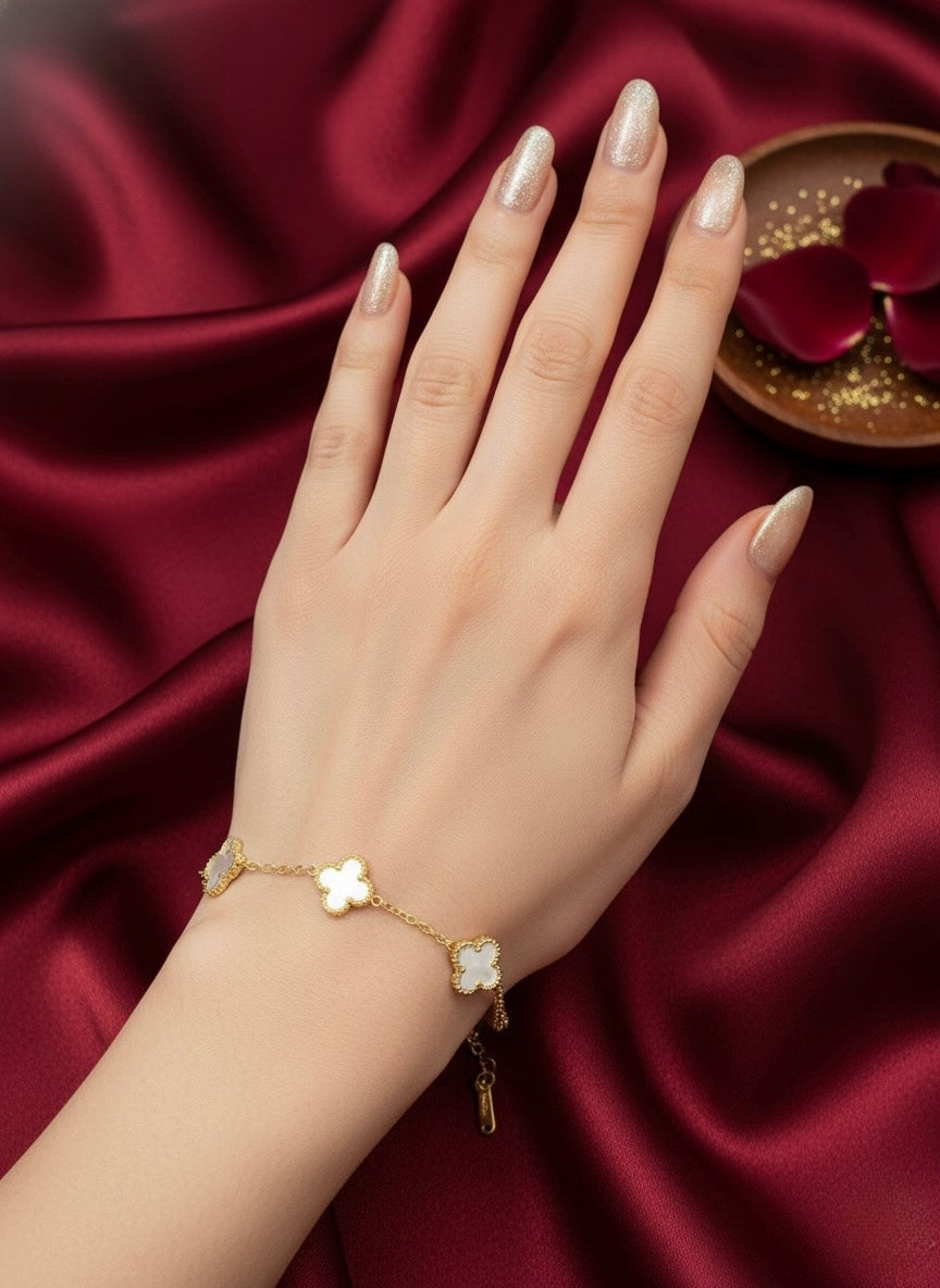 Ivory Clover Elegance Bracelet