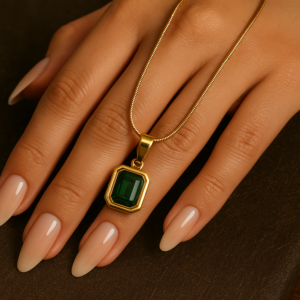Emerald Luxe Pendant Necklace