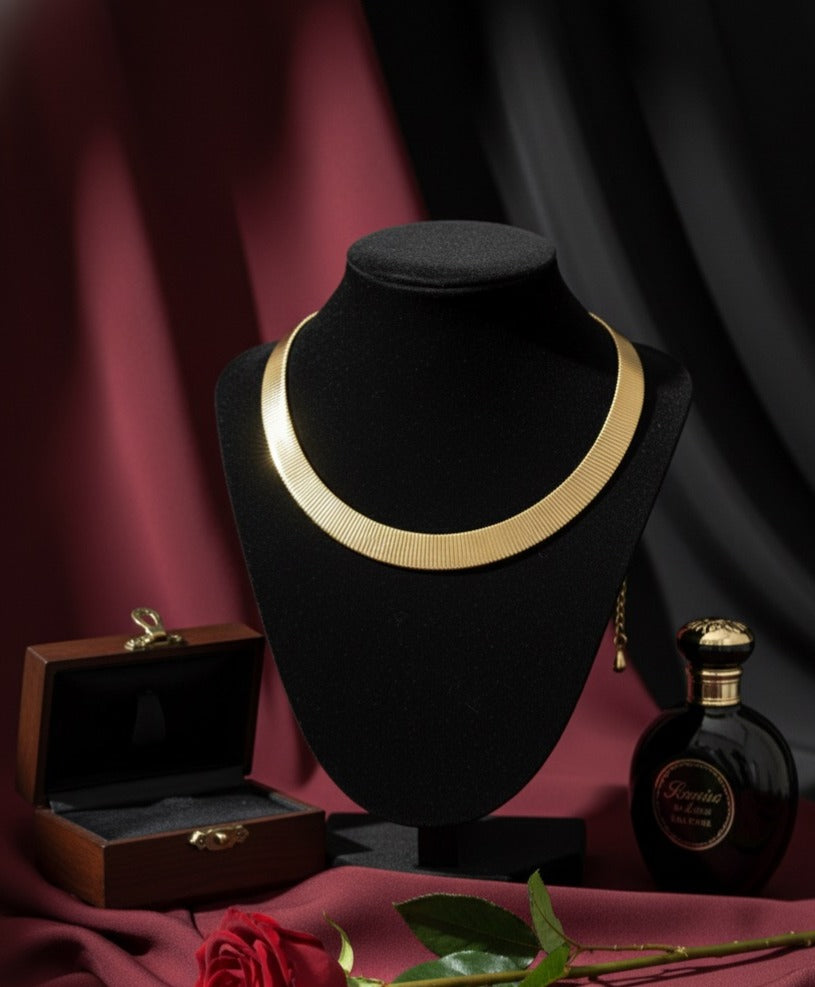 Classic Gold Collar Necklace