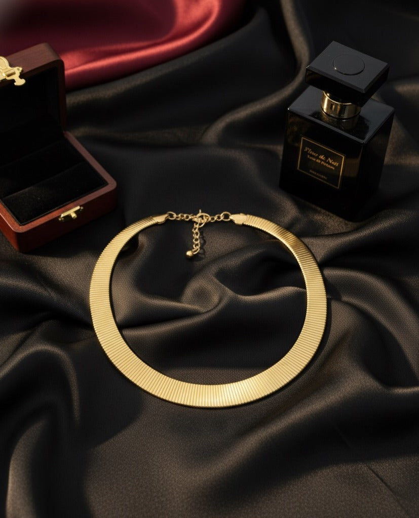 Classic Gold Collar Necklace