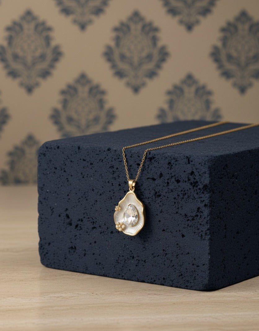 Oyster Glow Crystal Necklace