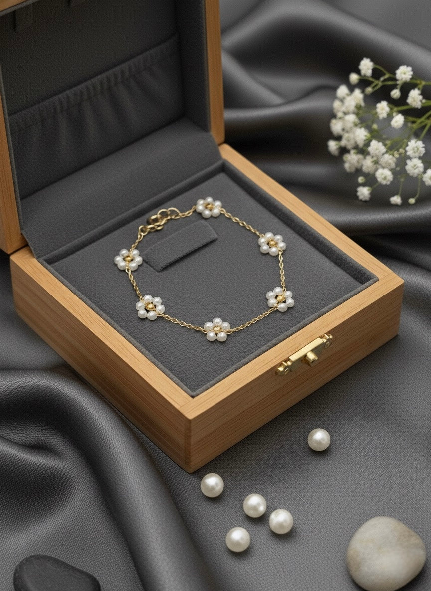 Daisy Pearl Bloom Bracelet