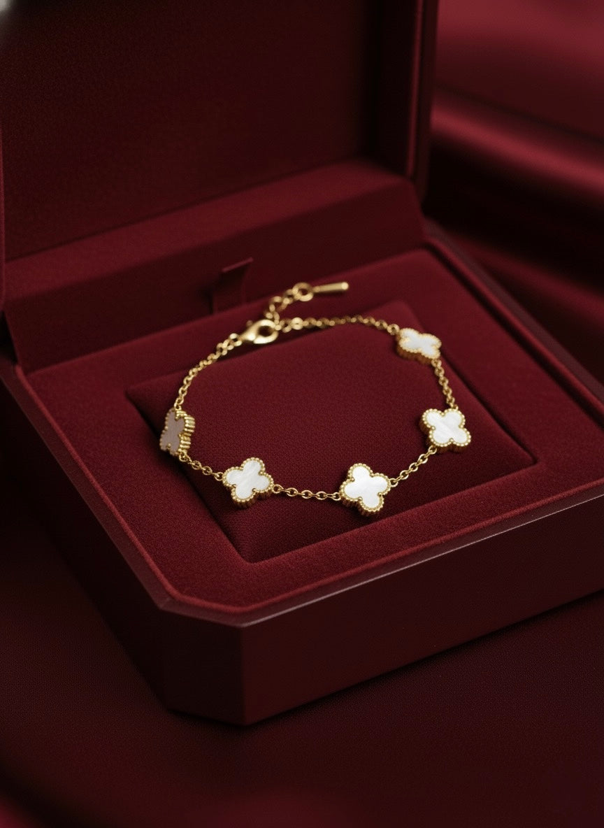 Ivory Clover Elegance Bracelet