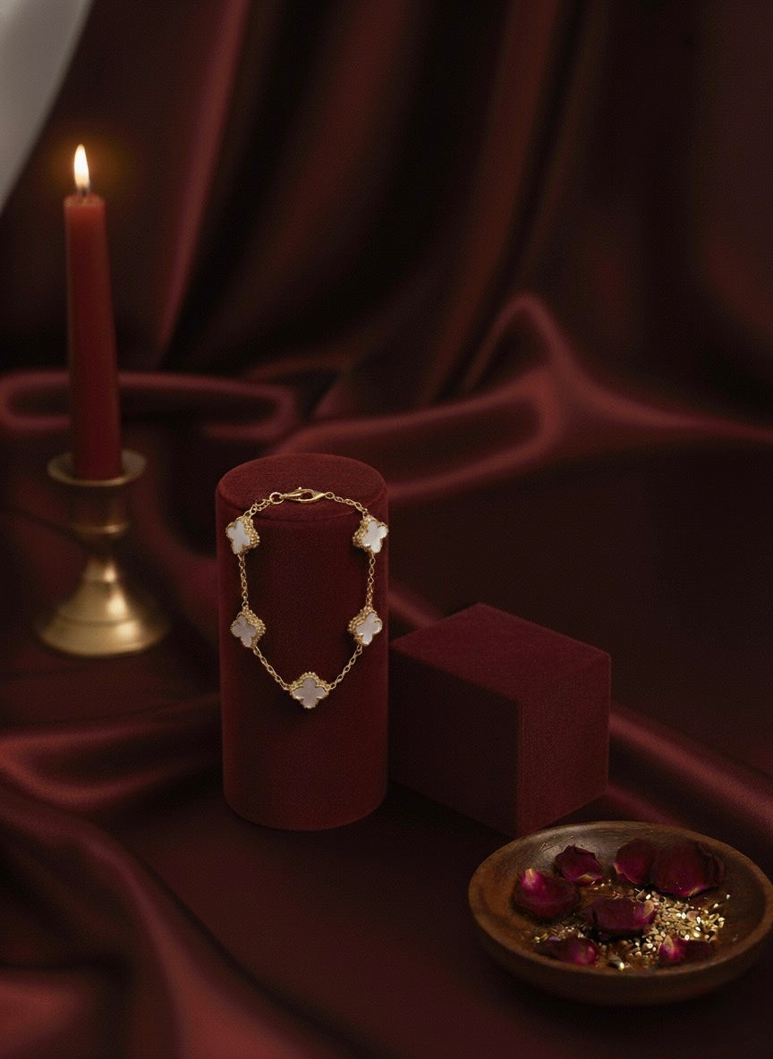 Ivory Clover Elegance Bracelet