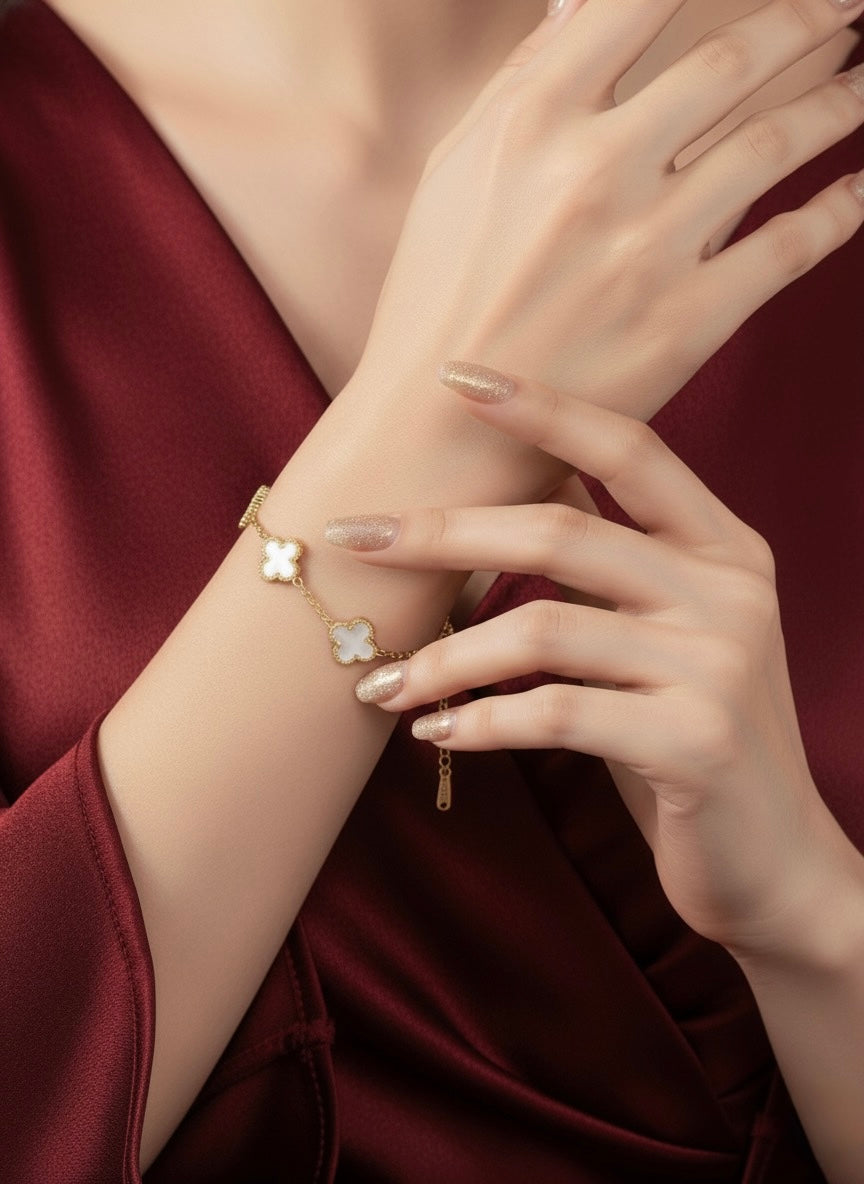 Ivory Clover Elegance Bracelet